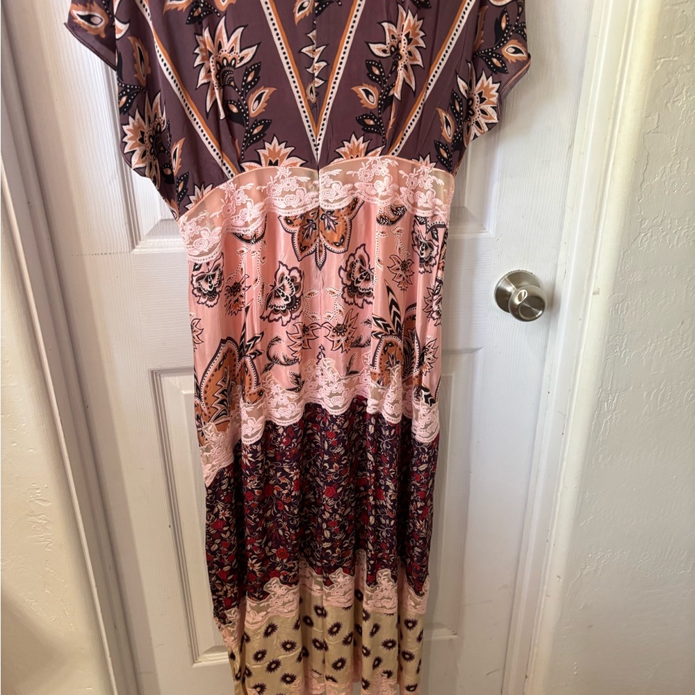 Farm Rio Glam Tapestry Laces Short-Sleeve Maxi Dress - Picture 16 of 16